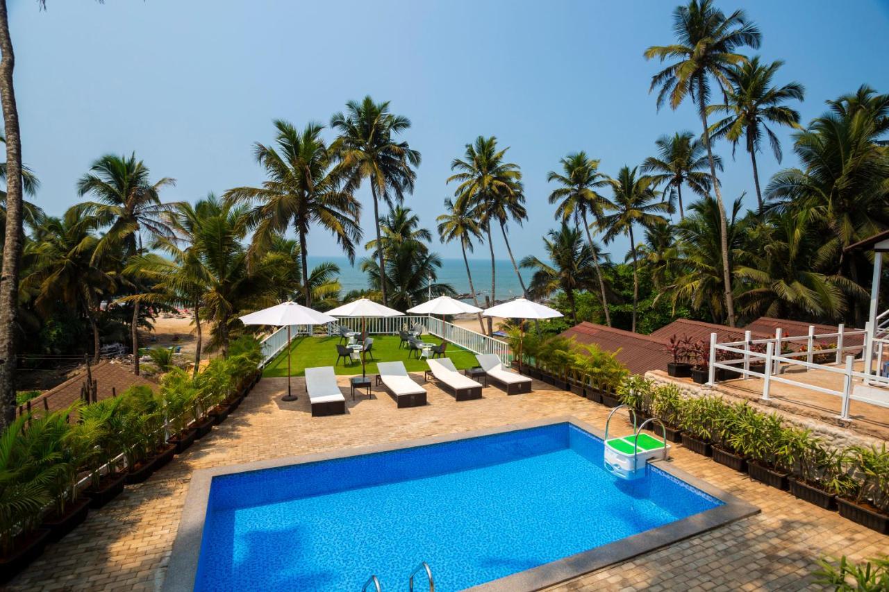 Stone Wood Beach Resort, Vagator Exteriör bild