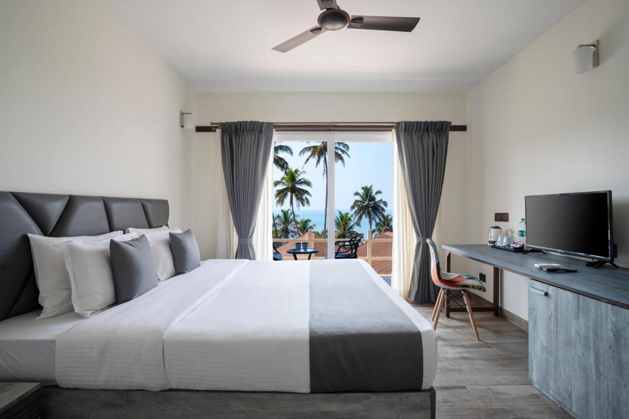 Stone Wood Beach Resort, Vagator Exteriör bild